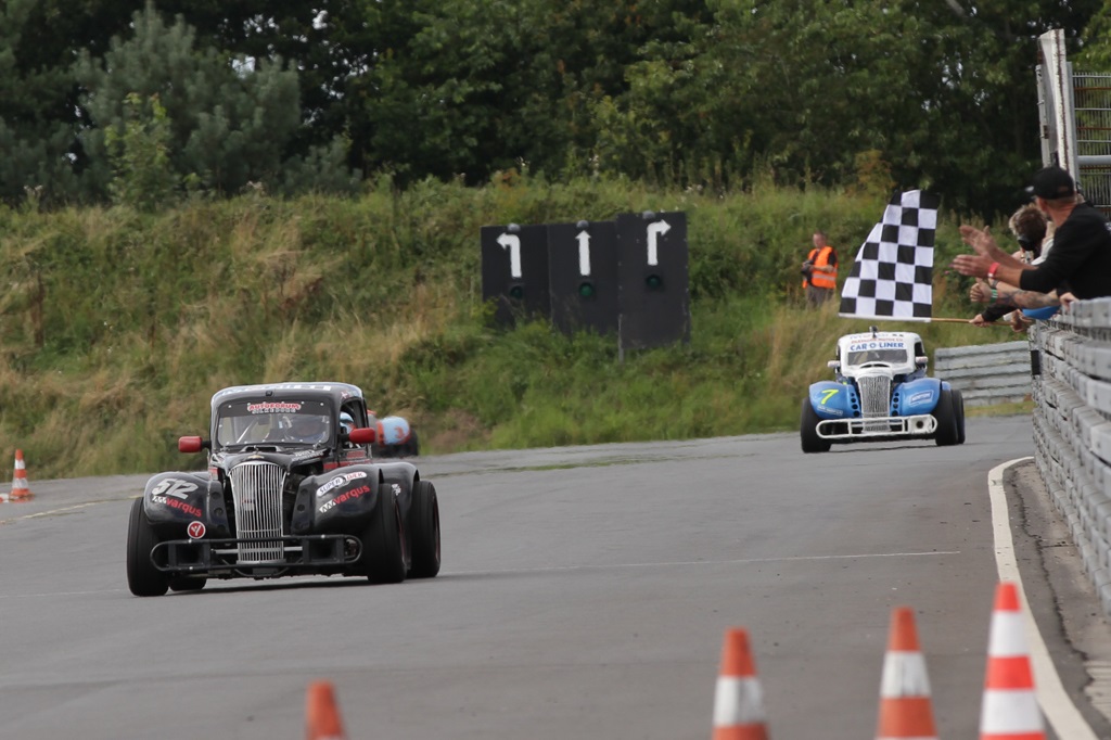 Weekendens første blev vundet
(Foto: Motorsporten.dk)